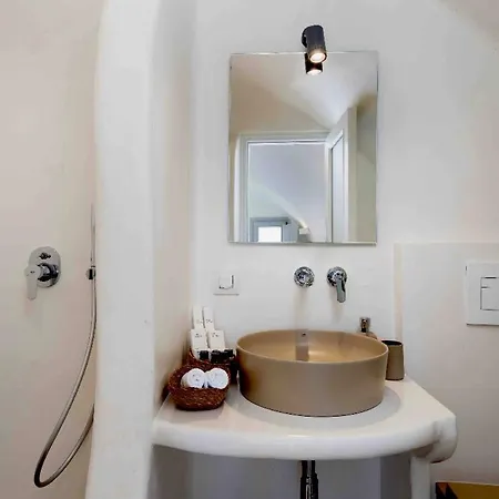 Avenoir Luxury Cave 2 Bedroom *