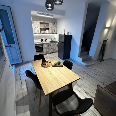 Avenoir Luxury Cave 2 Bedroom *